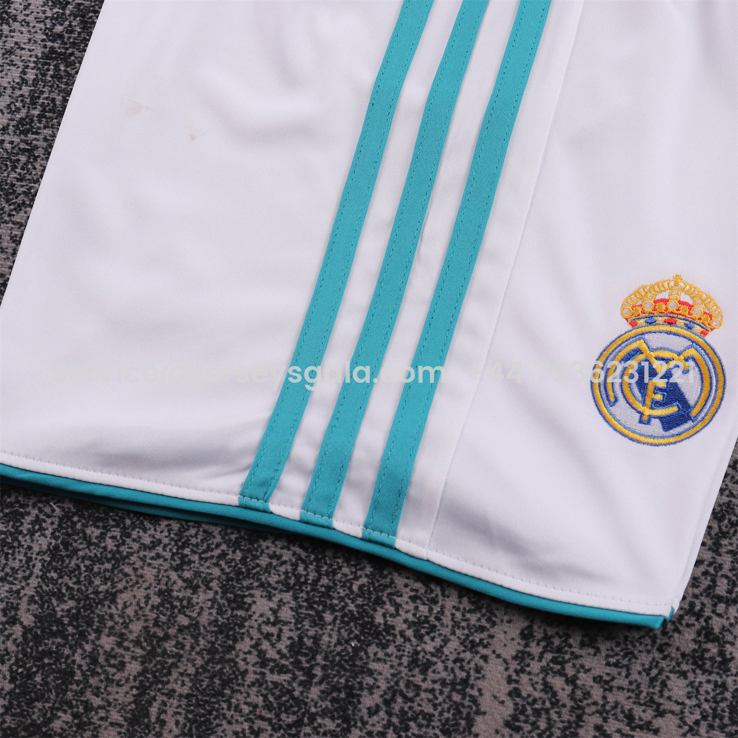 JerseysGala.com | Retro Real Madrid 17-18 Home Long Sleeves Kids Kit -Customize Name, Number and Patch | Worldwide Shipping
