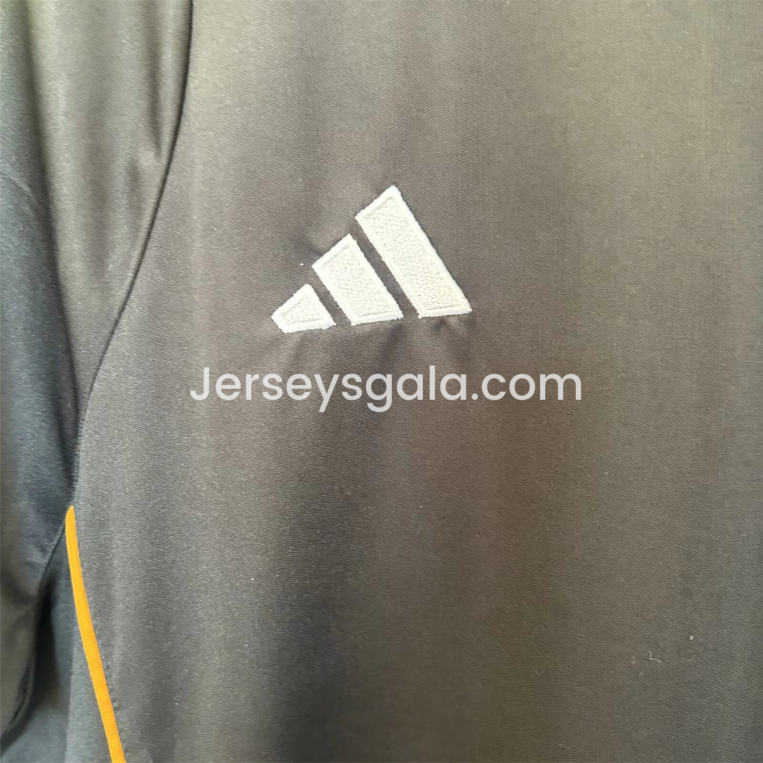 JerseysGala.com | Atletico Mineiro 24-25 Black Training Round Neck Jersey - Fans Version -Customize Name, Number and Patch | Worldwide Shipping