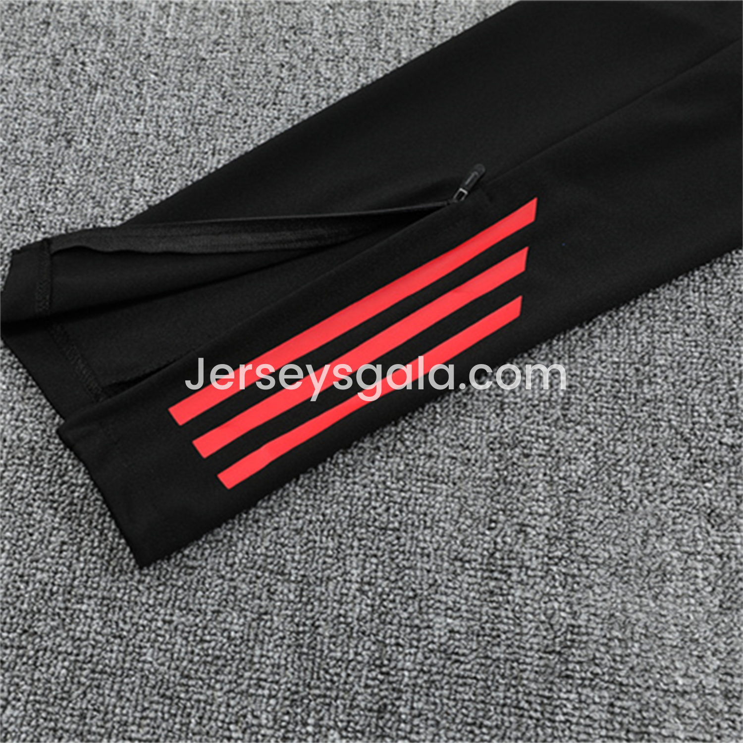 JerseysGala.com | Bayern Munich 25-26 Kid Long Sleeves Training Set - Green Top & Black Pants -Customize Name, Number and Patch | Worldwide Shipping