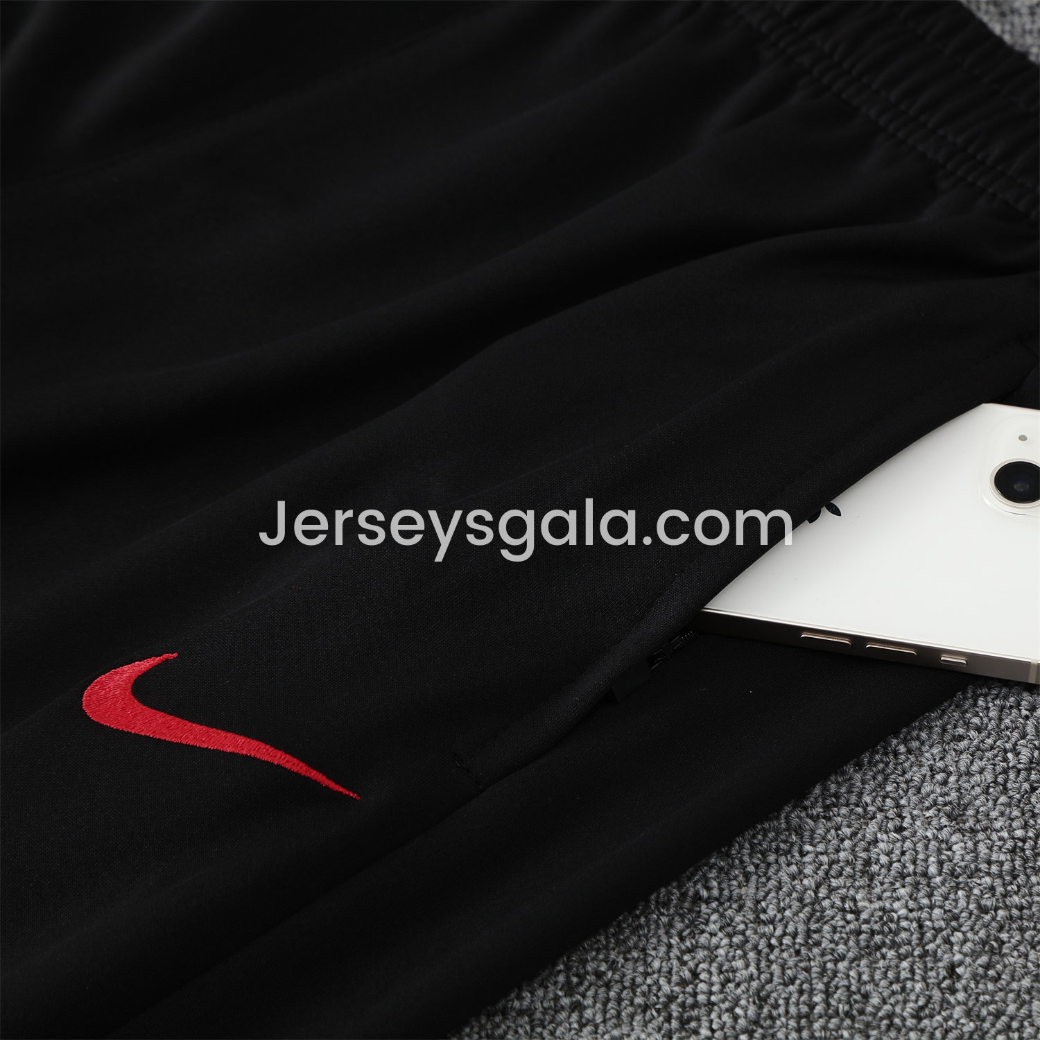 JerseysGala.com | Liver.pool 25-26 POLO Short-Sleeve Training Set - Red Top and Black Pants -Customize Name, Number and Patch | Worldwide Shipping