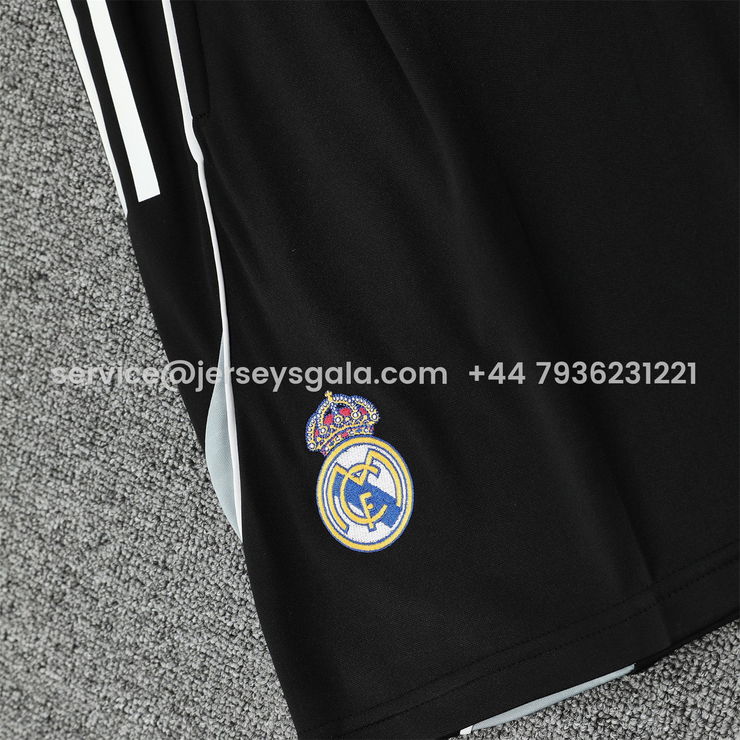 JerseysGala.com | Real Madrid 25-26 Vest Training Set - Pink Arrow Pattern Vest & Black Shorts -Customize Name, Number and Patch | Worldwide Shipping