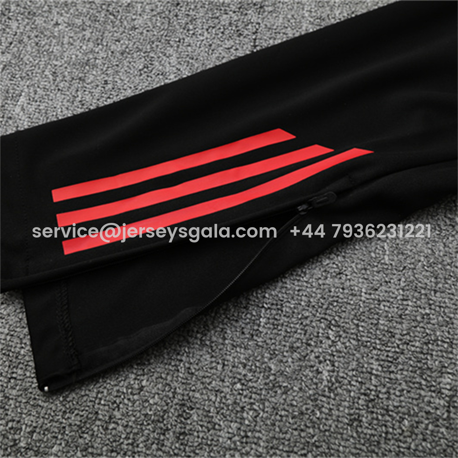 JerseysGala.com | Liver.pool 25-26 Kids Long Sleeve Training Set - White Top & Black Pants -Customize Name, Number and Patch | Worldwide Shipping