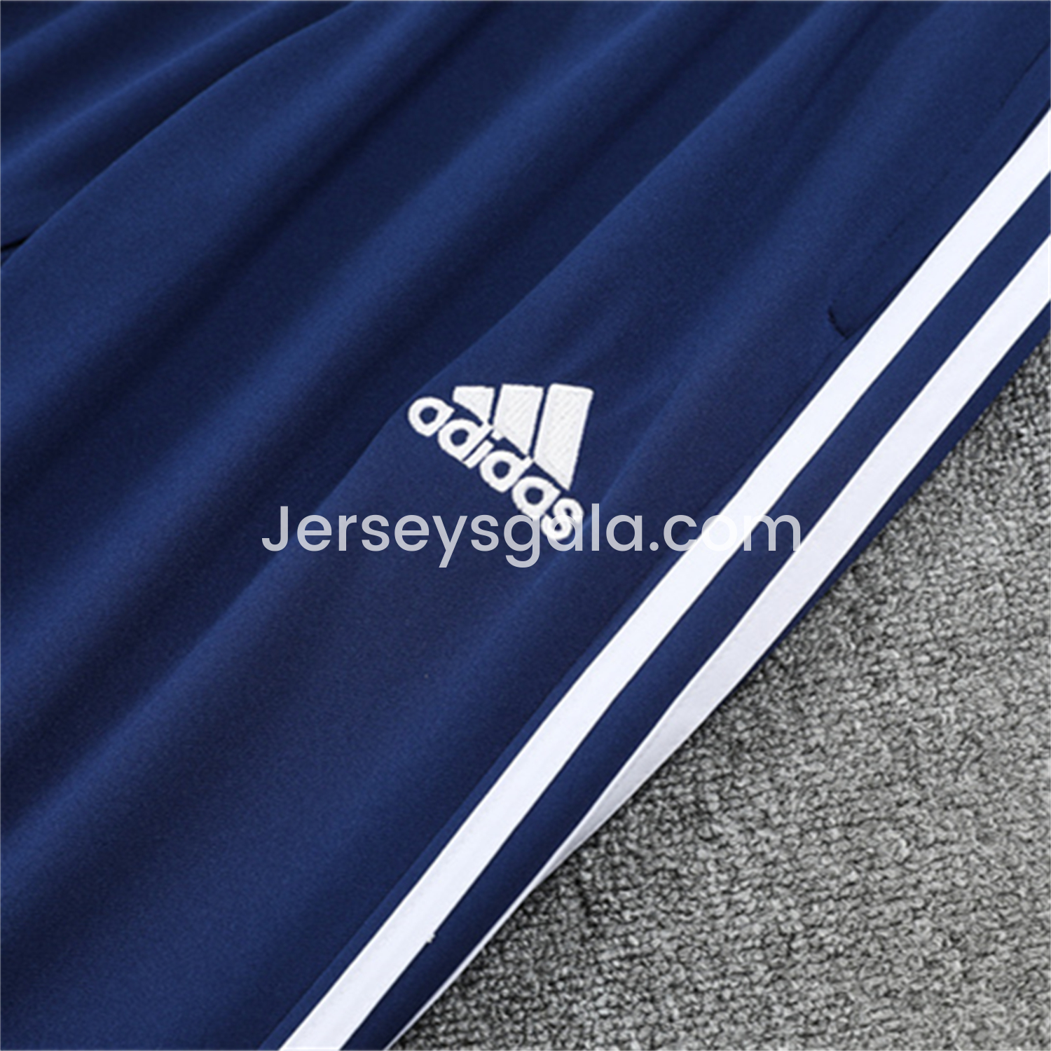 JerseysGala.com | Real Madrid 25-26 Kids Long Sleeve Training Set - Throwback Royal Blue Top and Pants -Customize Name, Number and Patch | Worldwide Shipping