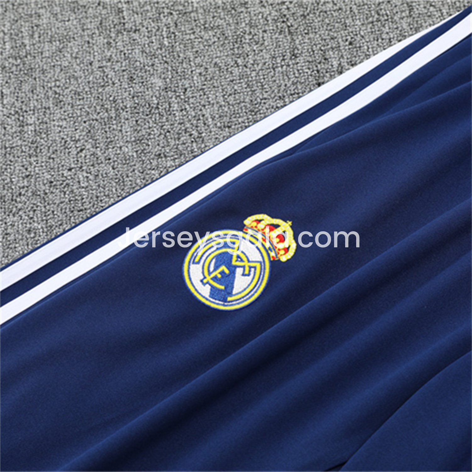 JerseysGala.com | Real Madrid 25-26 Kids Long Sleeves Training Set - Green Line White Top and Blue Pants -Customize Name, Number and Patch | Worldwide Shipping