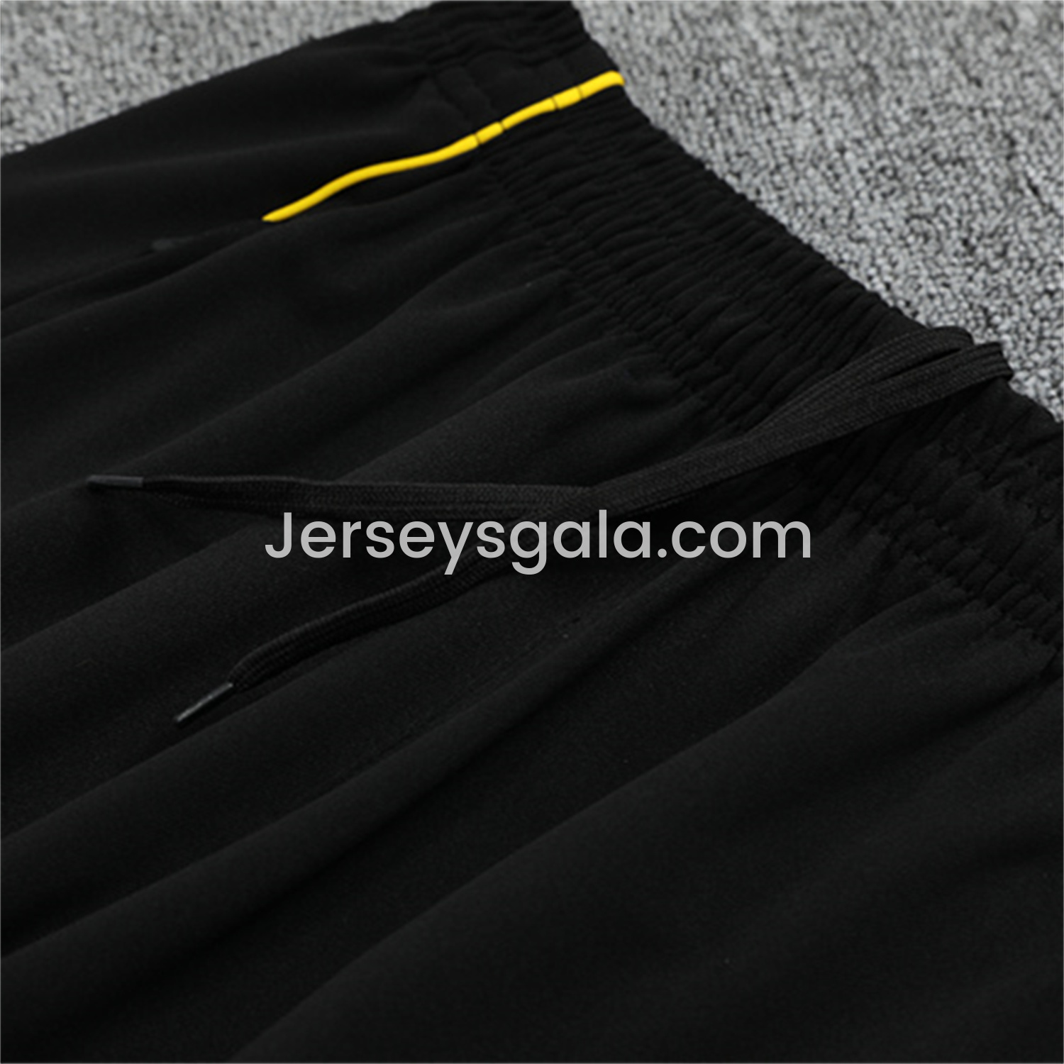 JerseysGala.com | Real Madrid 25-26 Kid Long Sleeves Training Set - Black Top & Black Pants -Customize Name, Number and Patch | Worldwide Shipping