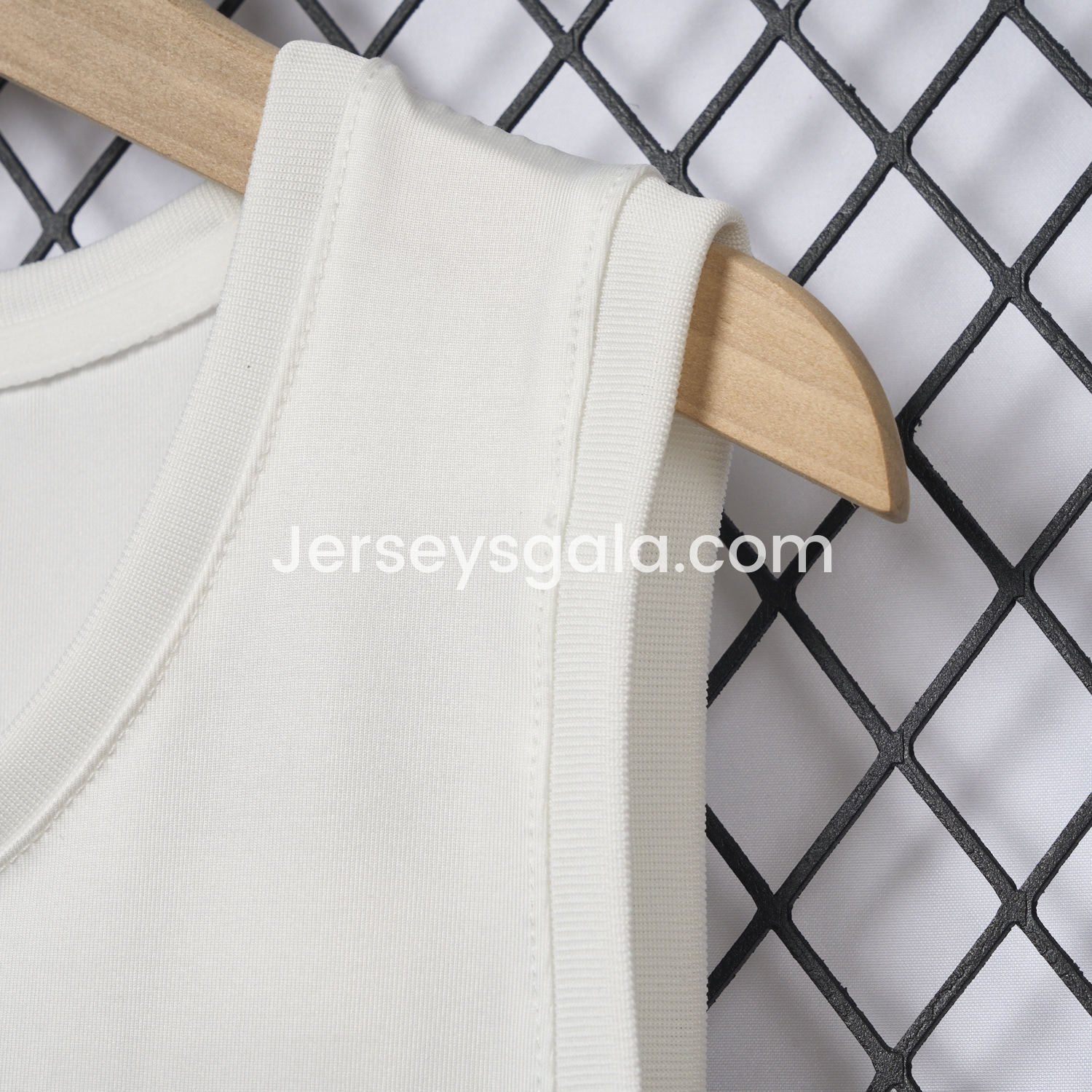 JerseysGala.com | Women's Real Madrid 25-26 Home Yoga Vest -Customize Name, Number and Patch | Worldwide Shipping