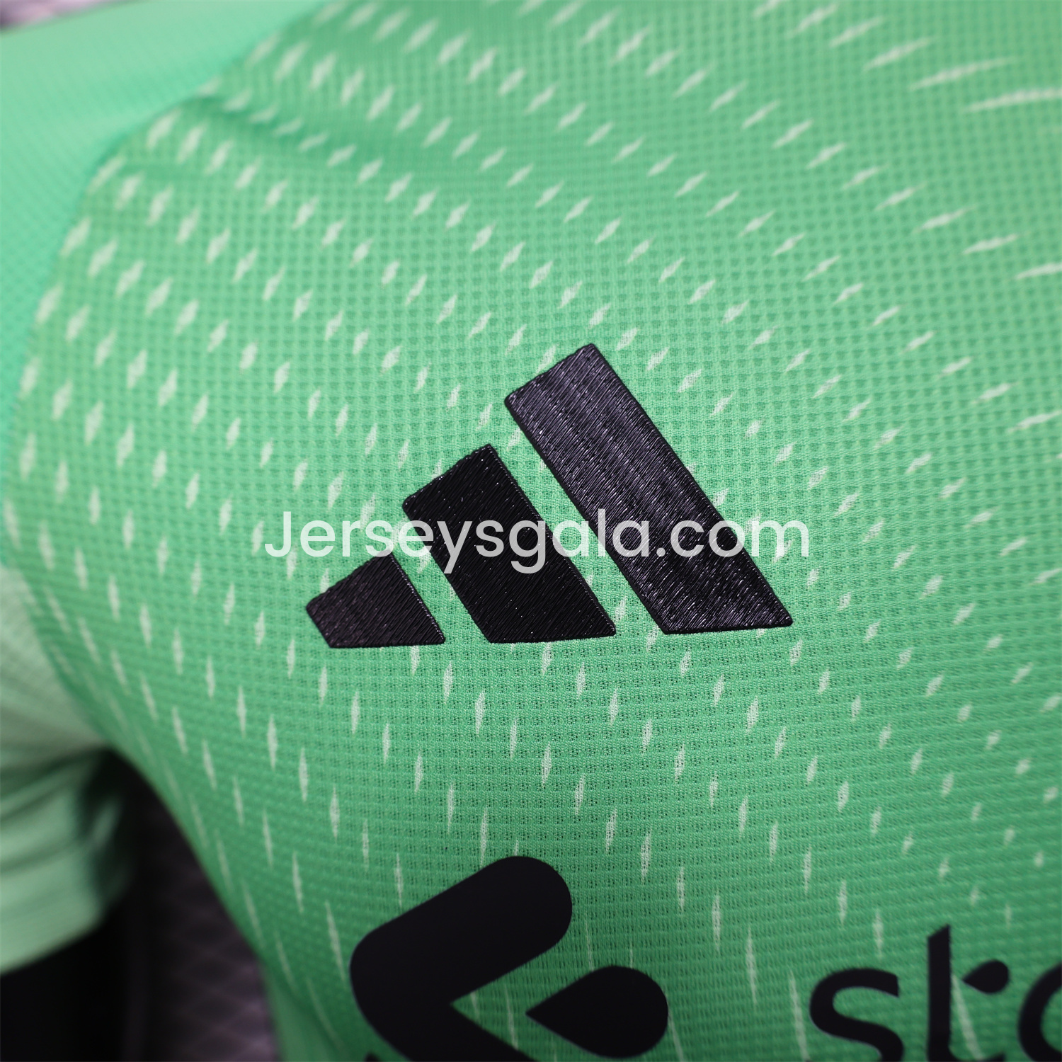 JerseysGala.com | Liver.pool 25-26 Green Goalkeeper Jersey - Player Version -Customize Name, Number and Patch | Worldwide Shipping