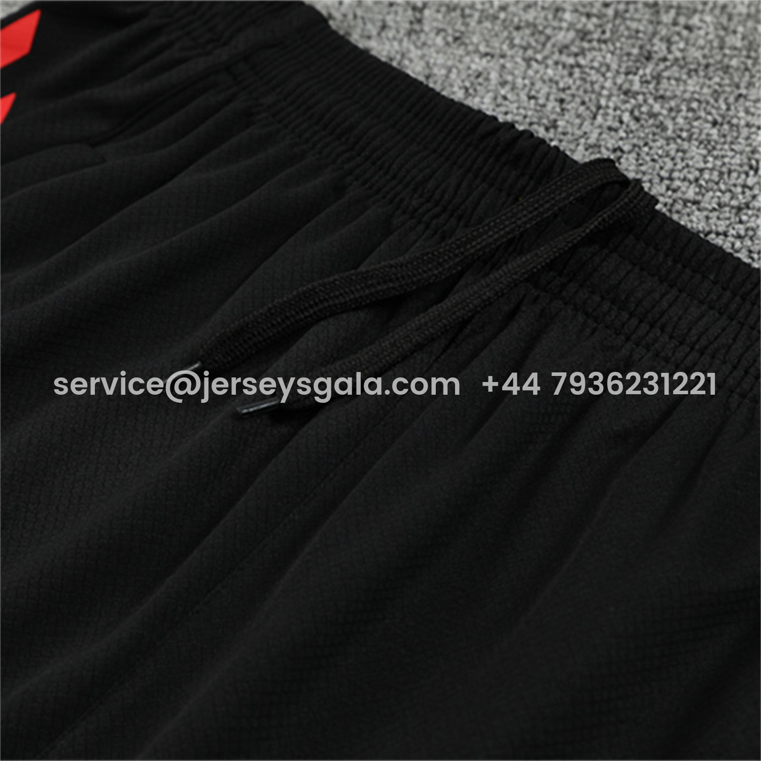 JerseysGala.com | Liver.pool 25-26 Short-Sleeve Training Set - Red Top & Black Shorts -Customize Name, Number and Patch | Worldwide Shipping