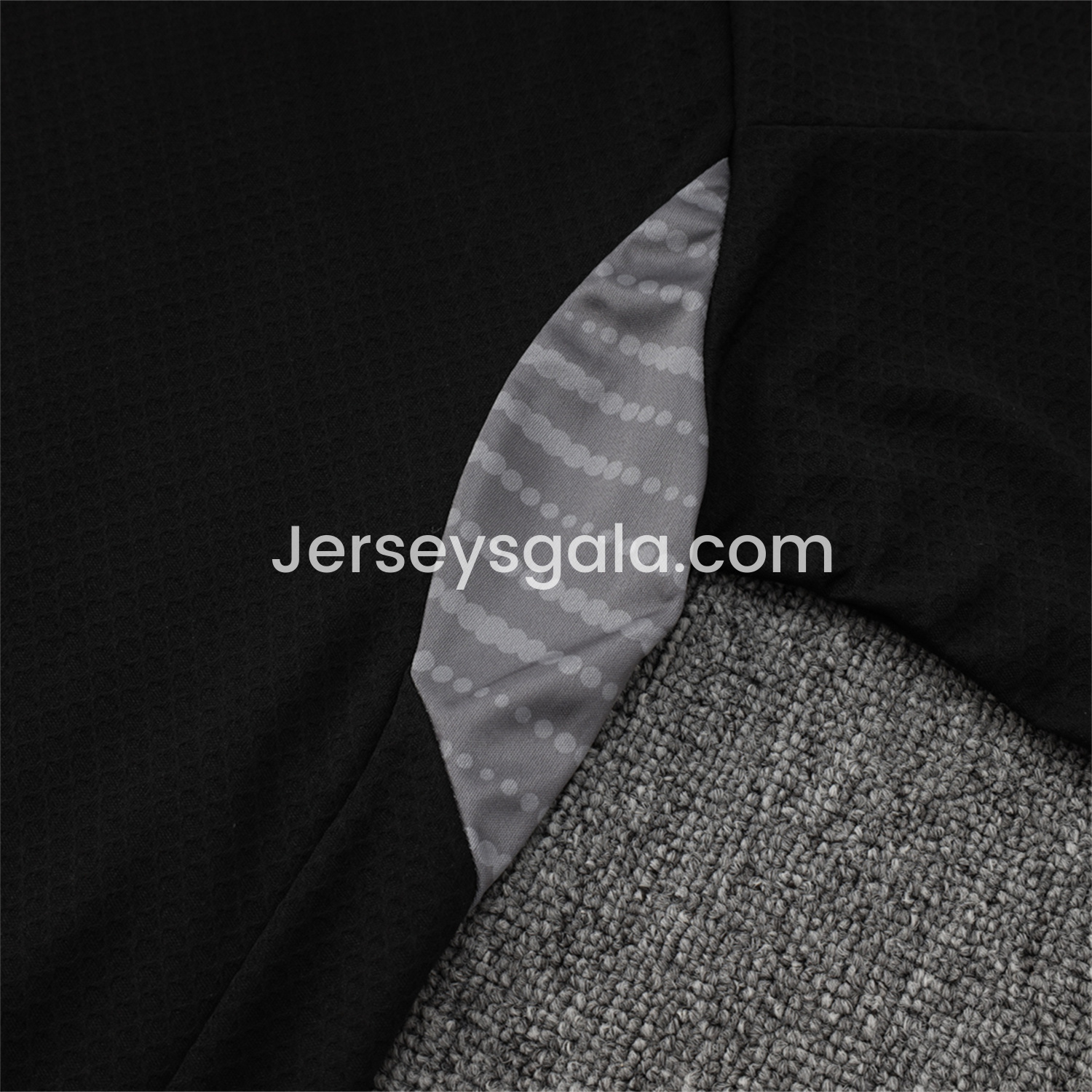 JerseysGala.com | Real Madrid 25-26 Short-Sleeve Training Set - Black Top and Black Shorts -Customize Name, Number and Patch | Worldwide Shipping