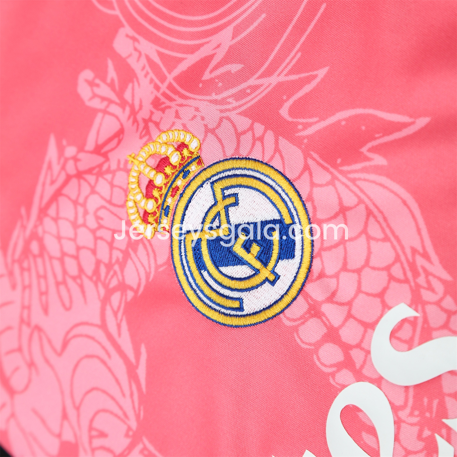 JerseysGala.com | Real Madrid 25-26 Short-Sleeve Training Set - Pink-Black Dragon Top & Black-White Shorts -Customize Name, Number and Patch | Worldwide Shipping
