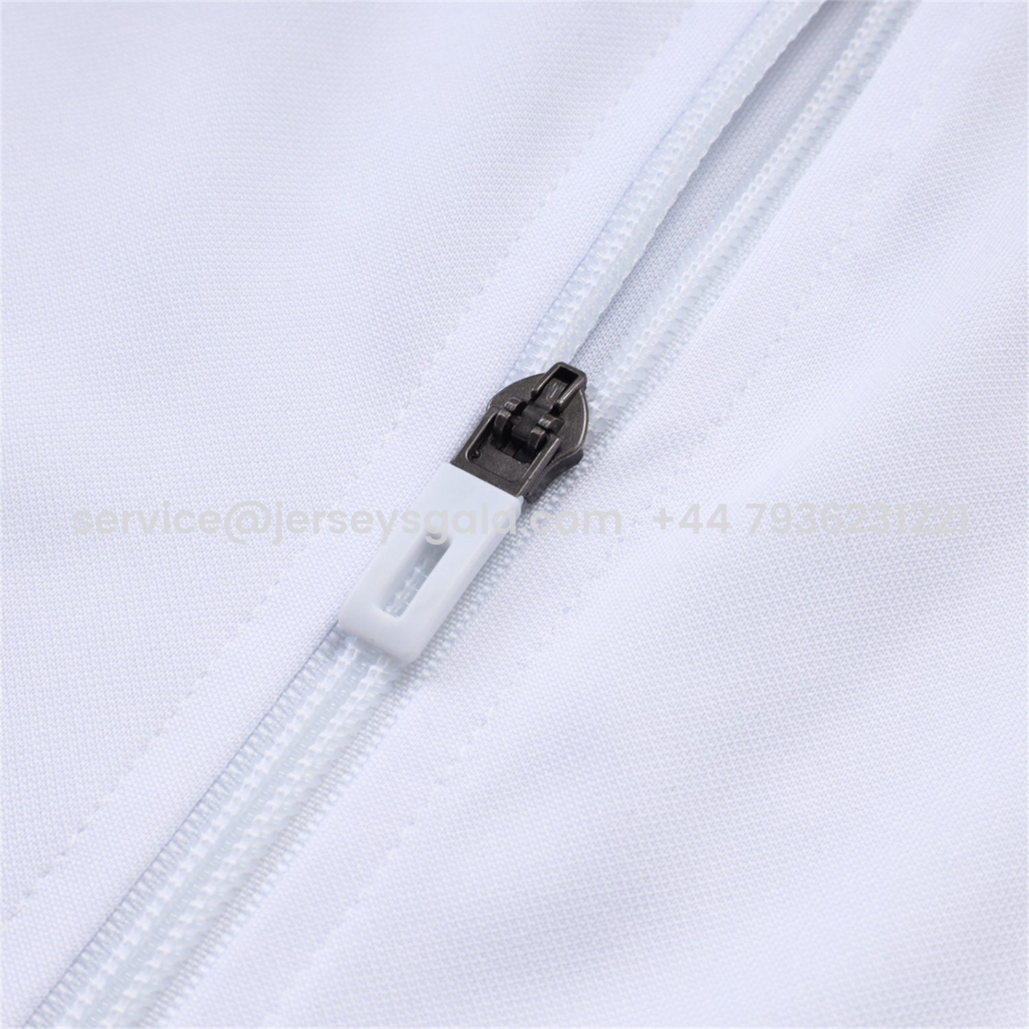 JerseysGala.com | Real Madrid 25-26 Jacket Training Tracksuit - White Throwback Jackets & Black Pants -Customize Name, Number and Patch | Worldwide Shipping