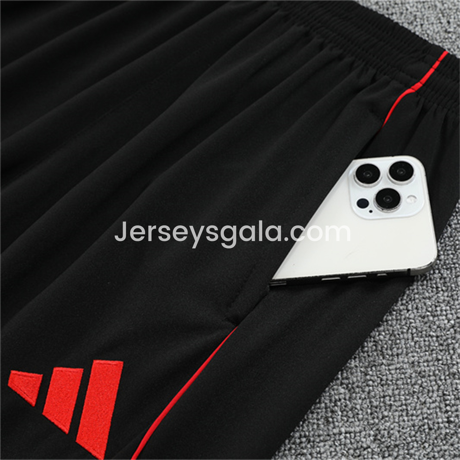JerseysGala.com | Bayern Munich 25-26 Kid Long Sleeves Training Set - Green Top & Black Pants -Customize Name, Number and Patch | Worldwide Shipping