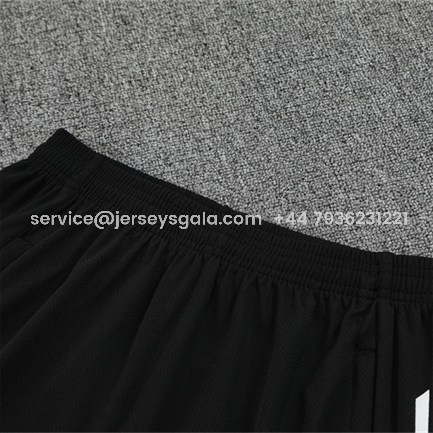 JerseysGala.com | Liver.pool 25-26 Short-Sleeve Training Set - Green Top & Black Shorts -Customize Name, Number and Patch | Worldwide Shipping