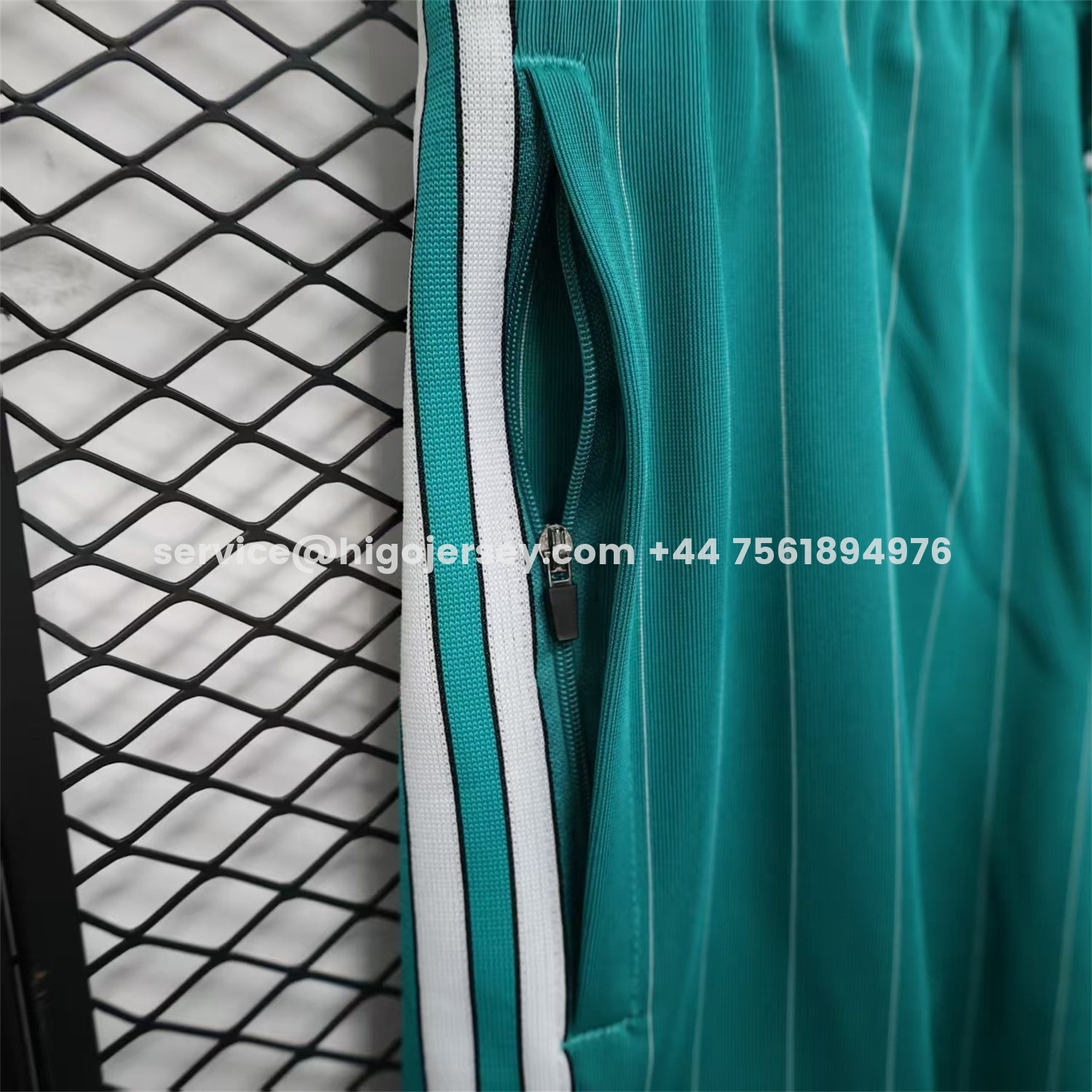 Higojerseys-Liver.pool 25-26 Trefoil Cyan Travel Shorts - Player Version