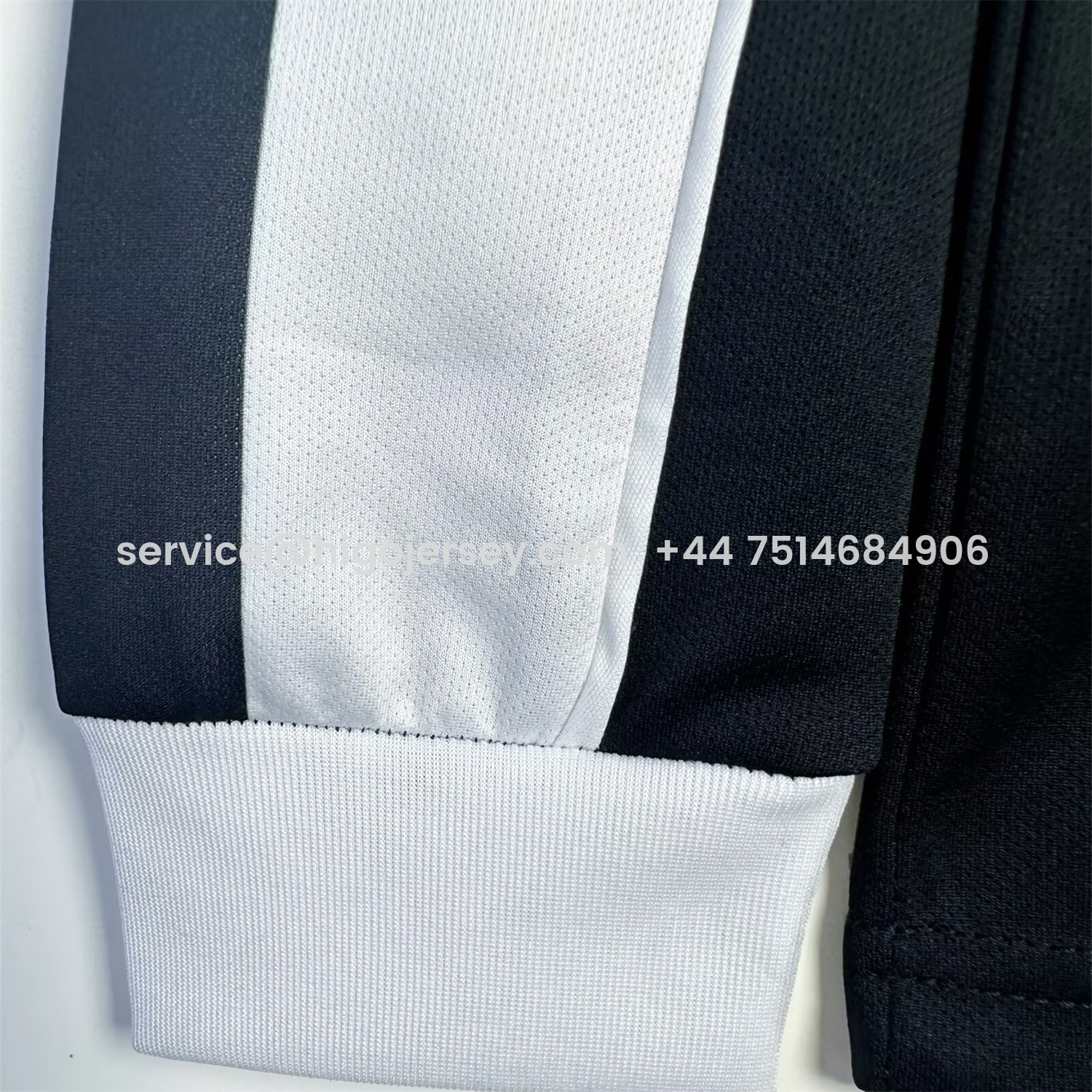 Higojerseys-Retro Juventus 2002-03 European Home Long Sleeves Jersey