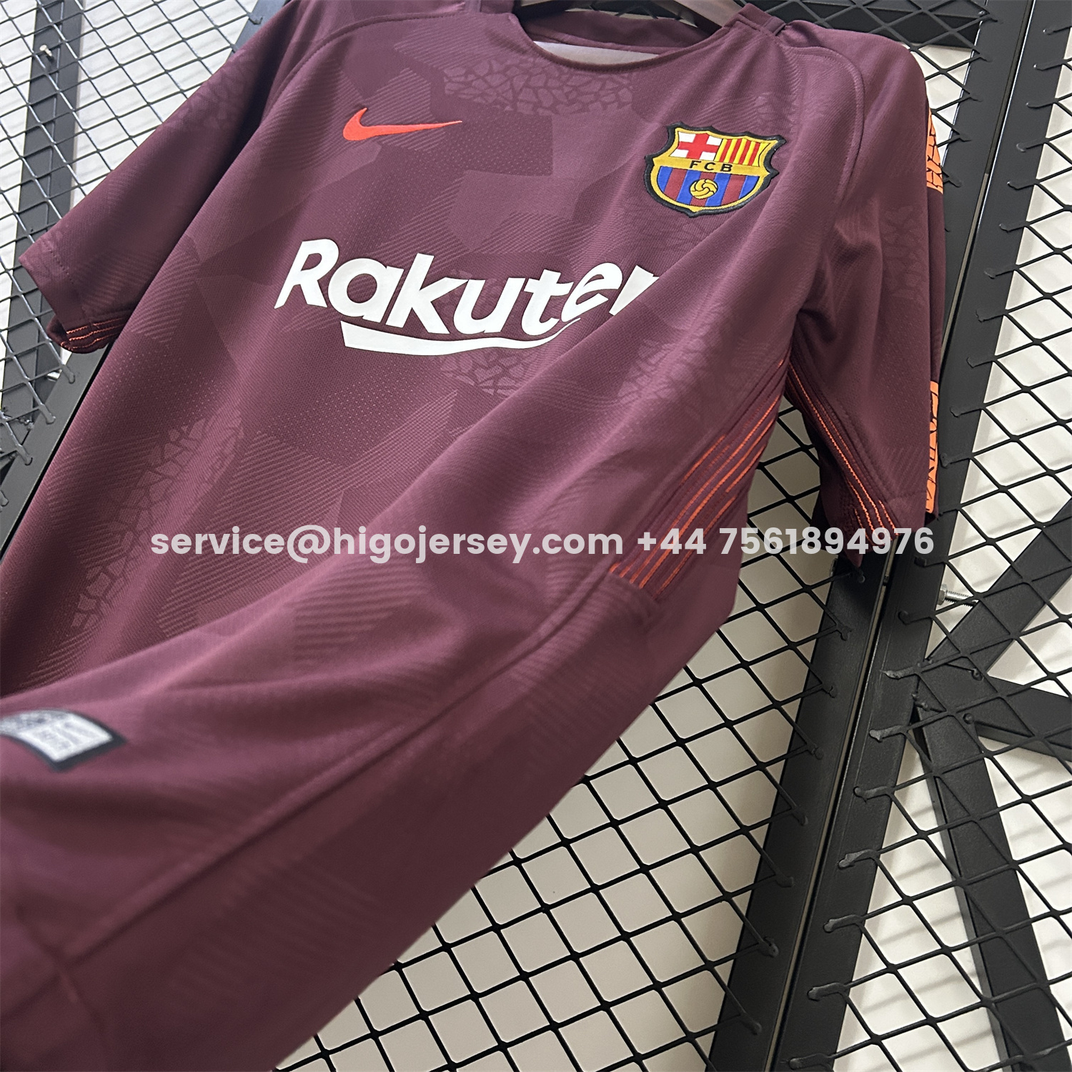 Higojerseys-Retro Barcelona 17-18 Third Jersey
