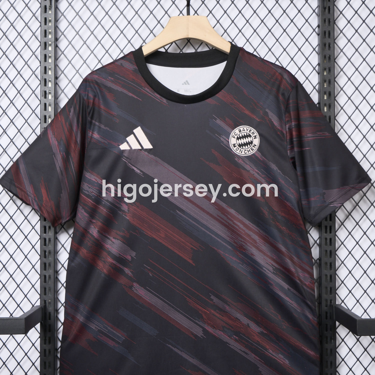 Higojerseys-Bayern Munich 25-26 Black & Red Stripe Training Jersey - Fans Version