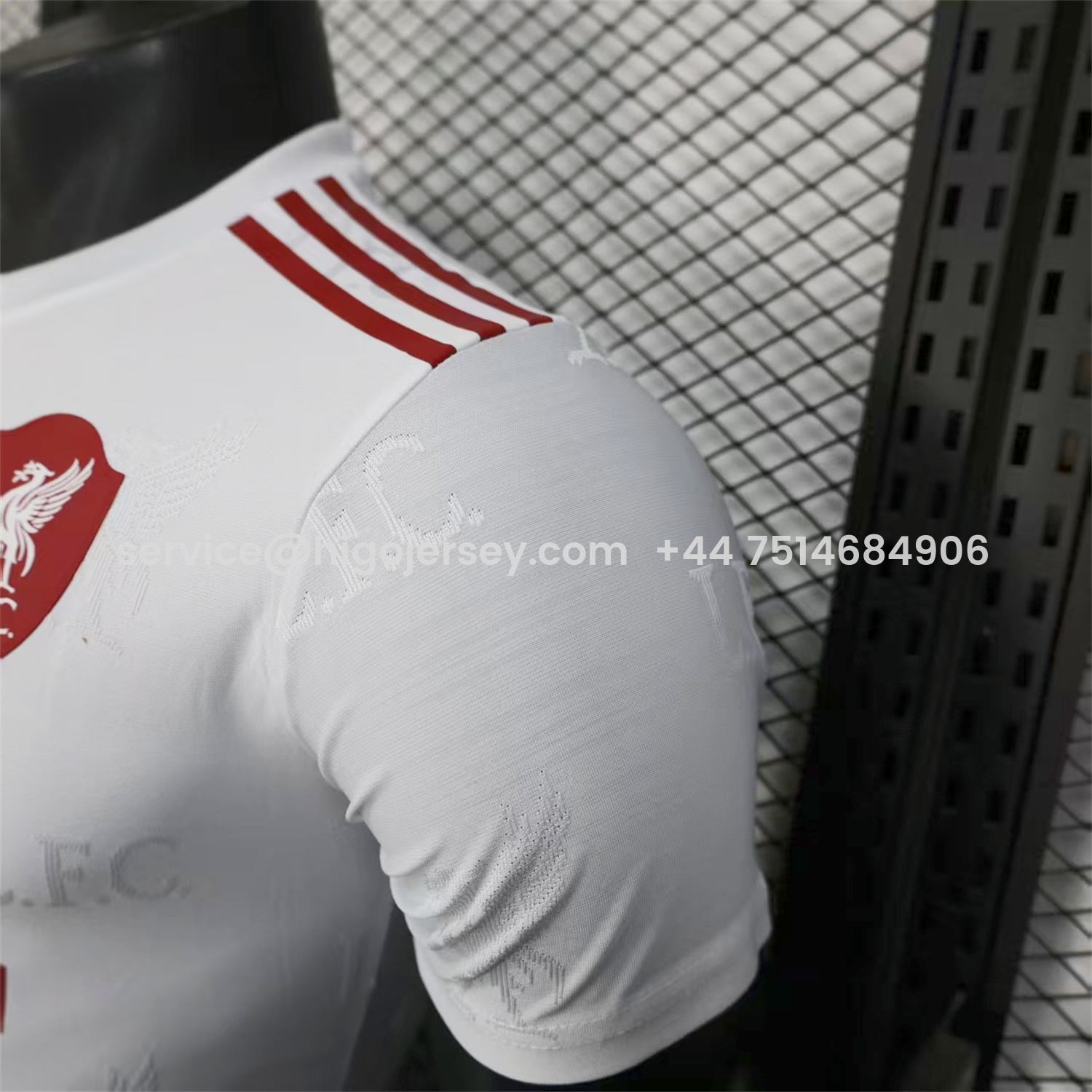 Higojerseys-Liver.pool 25-26 Red Team Logo Jacquard White Special Jersey - Player Version