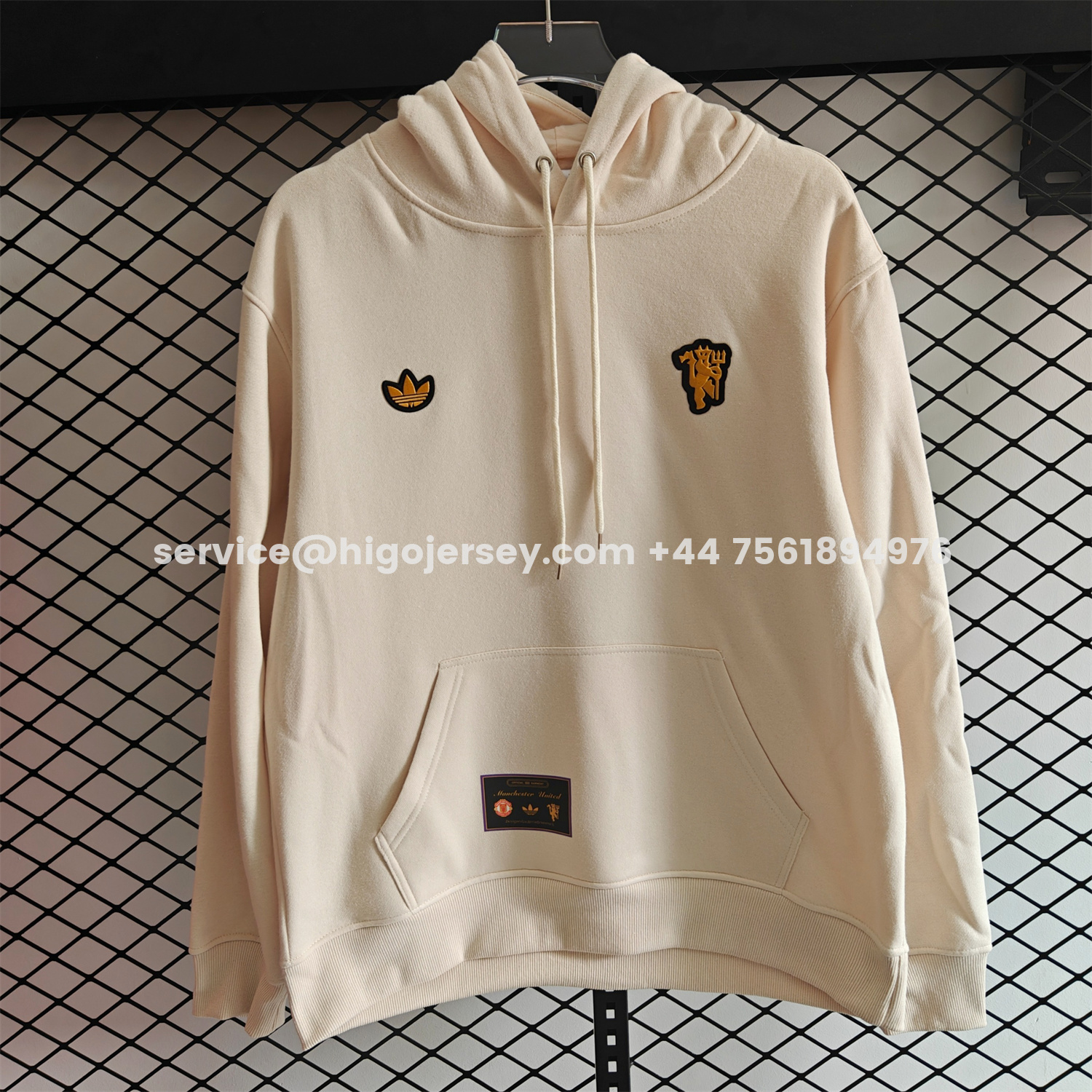 Higojerseys-Manchester United 25-26 Originals Terrace Icon Unisex Pullover Hoodie with Yellow Logo