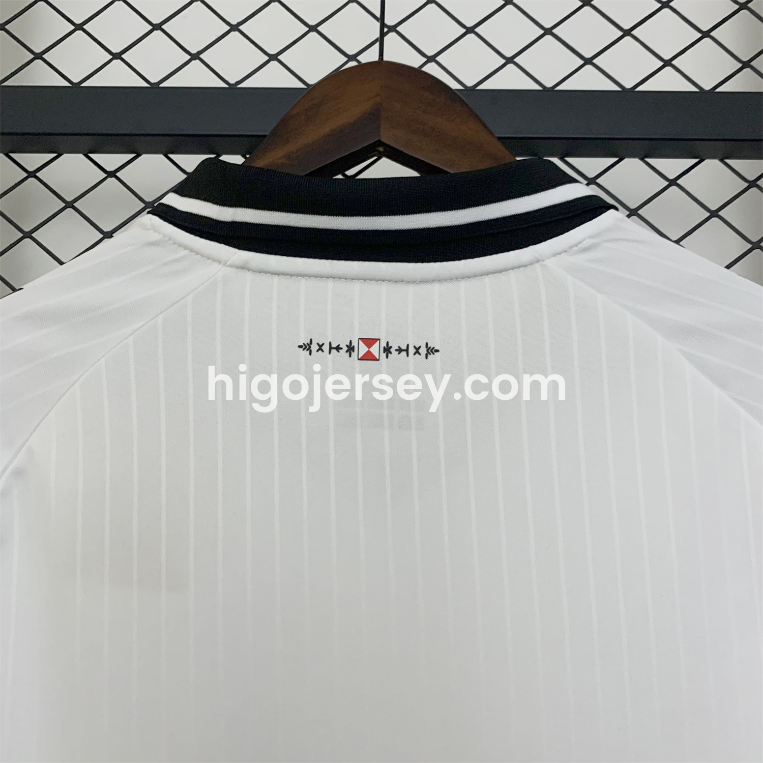 Higojerseys-Celta Vigo 24-25 Oliveira Dos Cen Anos White Goalkeeper Jersey - Fans Version