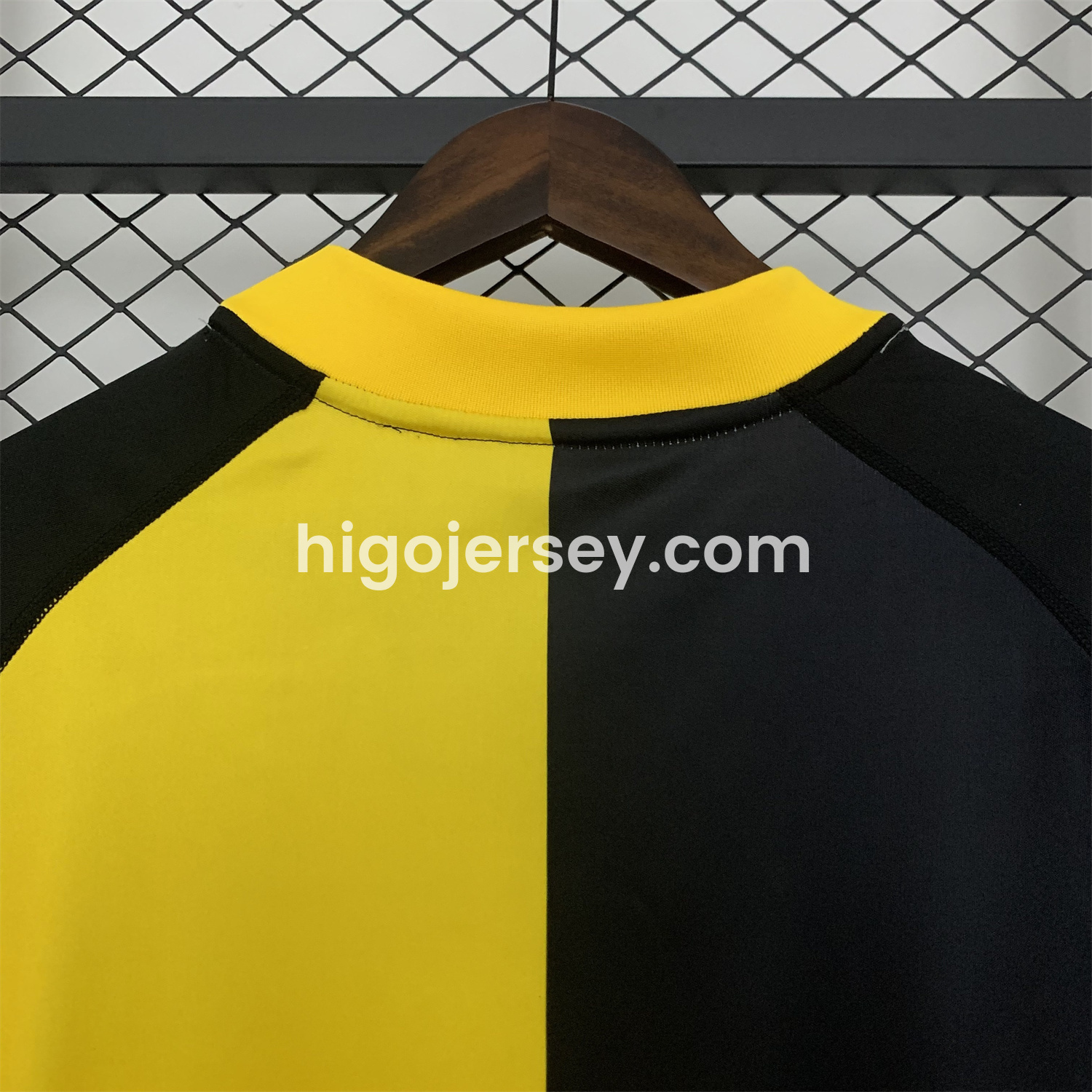 Higojerseys-Retro Real Zaragoza 2001-02 Away Jersey