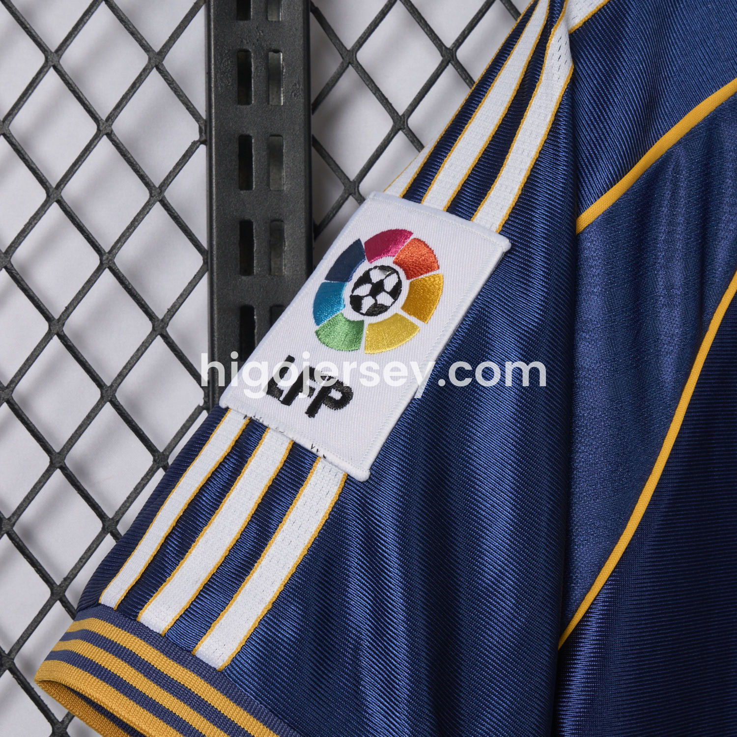 Higojerseys-Retro Real Madrid 1998-99 Third Jersey