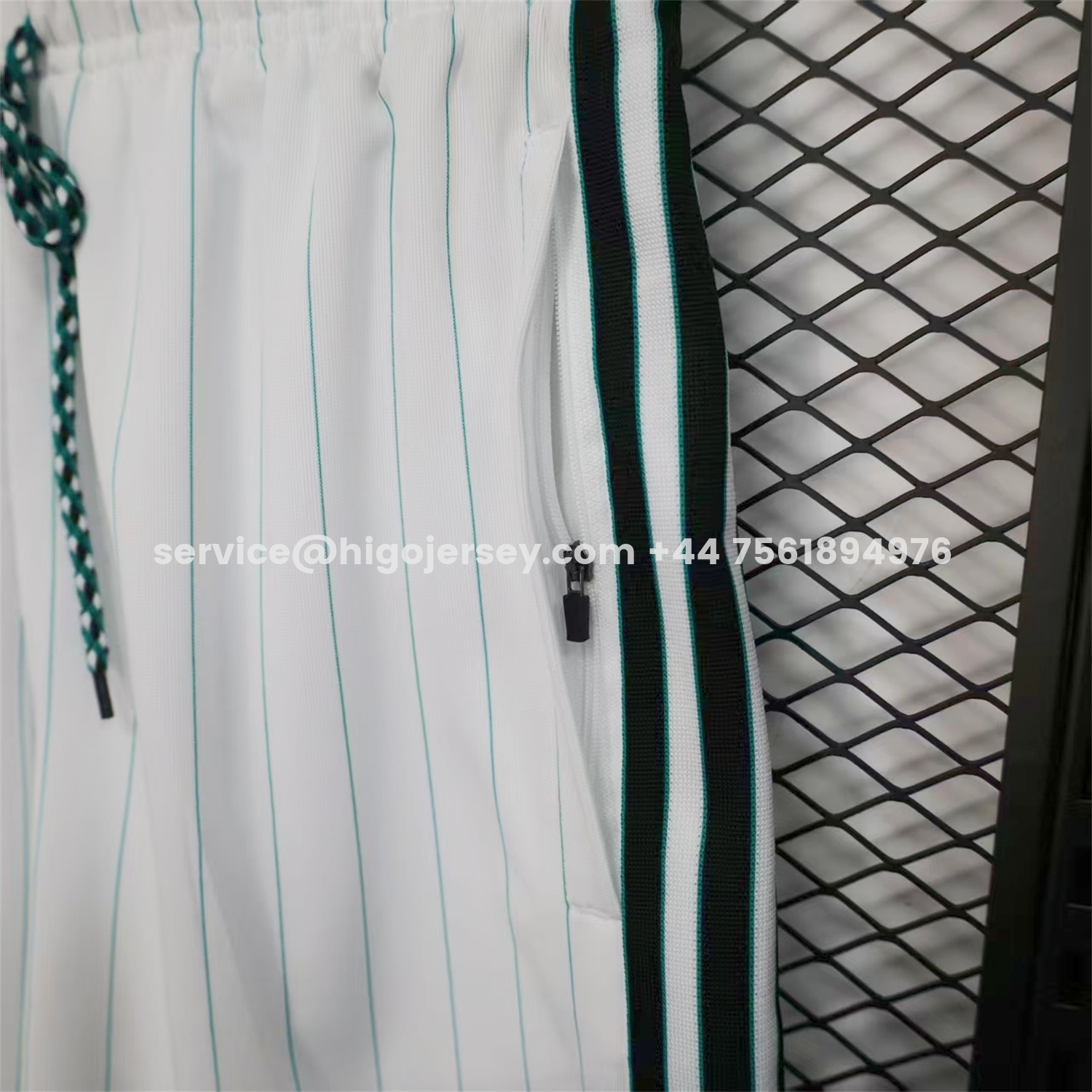 Higojerseys-Liver.pool 25-26 Trefoil White Travel Shorts - Player Version