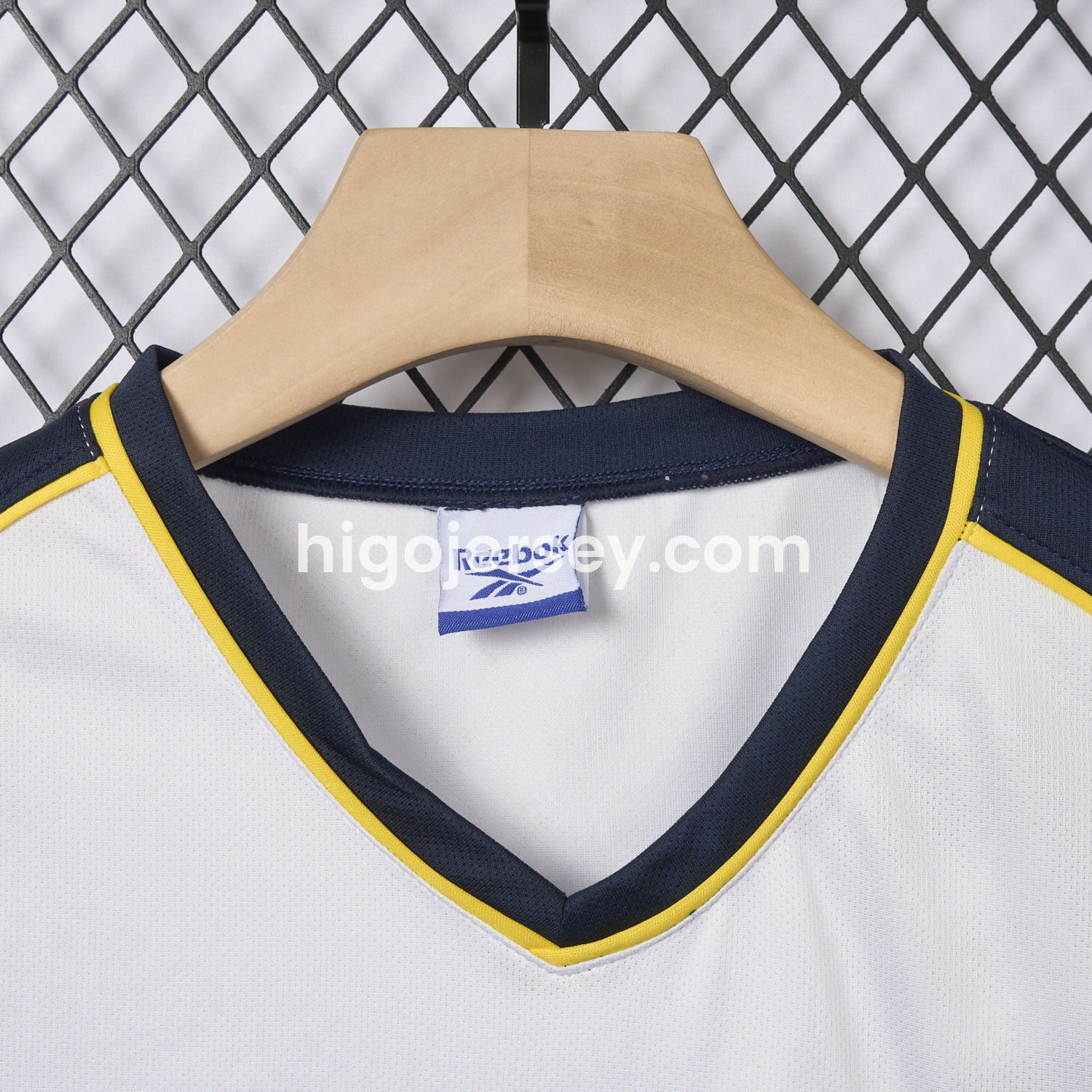 Higojerseys-Retro Liver.pool 2000-01 Away Jersey