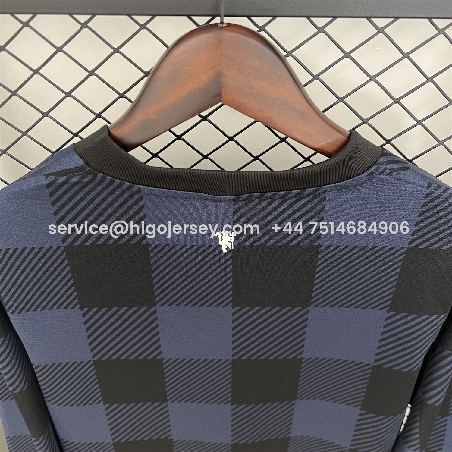 Higojerseys-Retro Manchester United 13-14 Away Long Sleeves Jersey