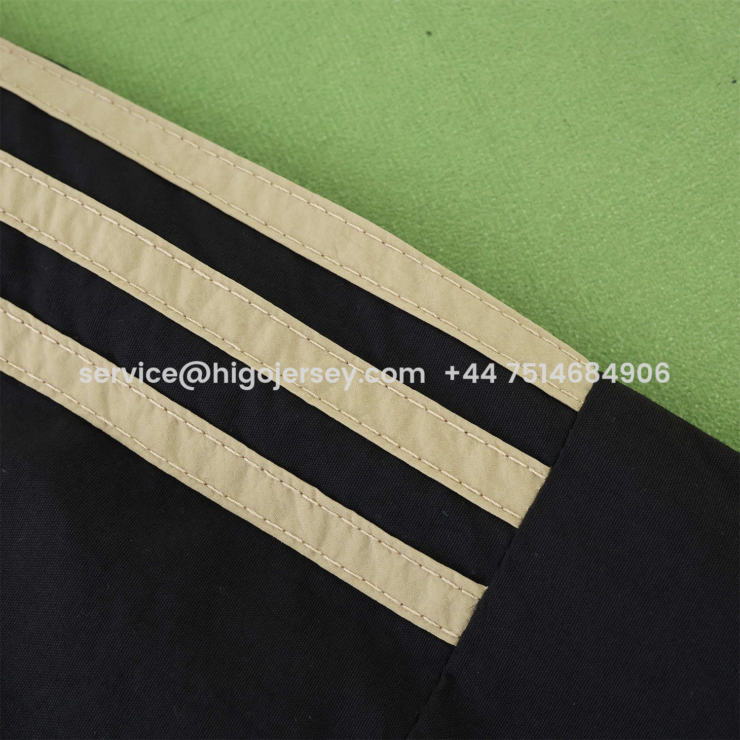 Higojerseys-Liver.pool 25-26 Throwback Windbreaker Jacket - Black