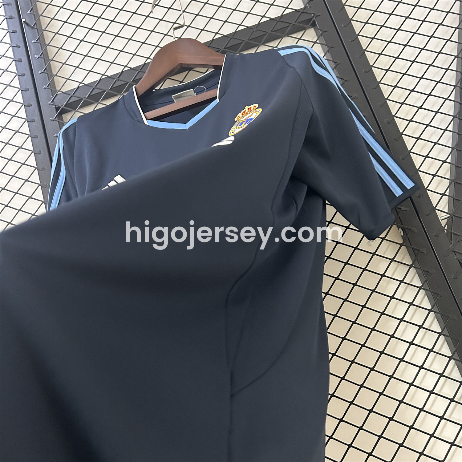 Higojerseys-Retro Real Madrid 2003-04 Away Jersey