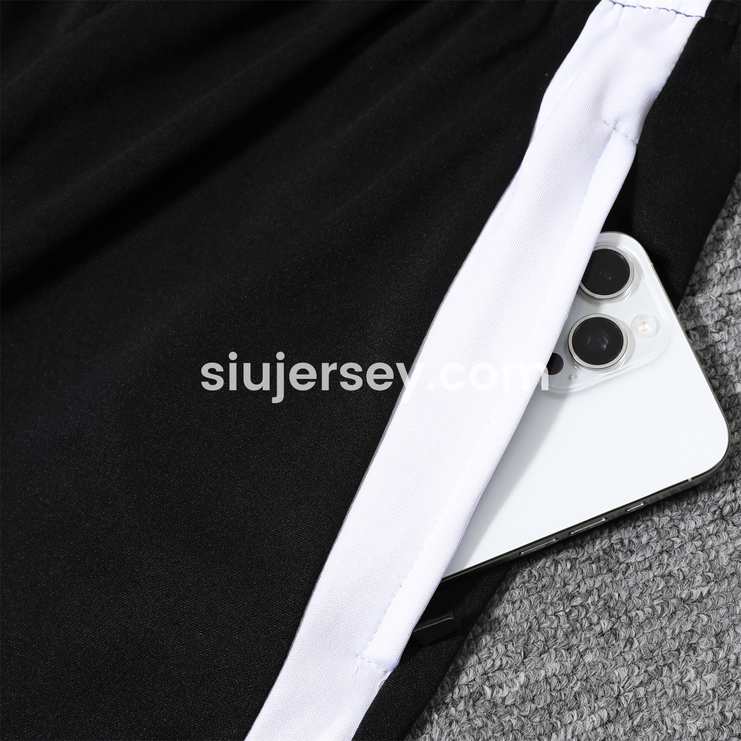 SIUjerseys-Manchester United 25-26 POLO Short-Sleeve Training Set - Black Top and Pants with White Stripes