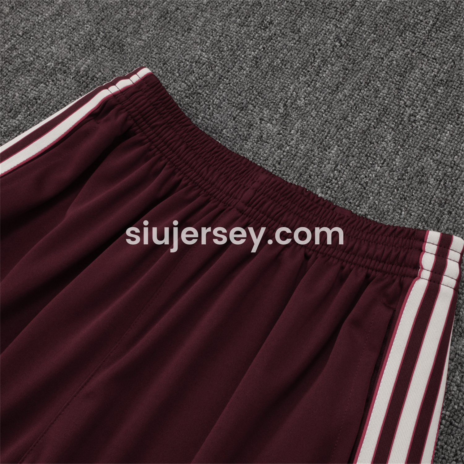 SIUjerseys-Bayern Munich 25-26 Throwback Trefoil Long Sleeves Training Set - Deep Red