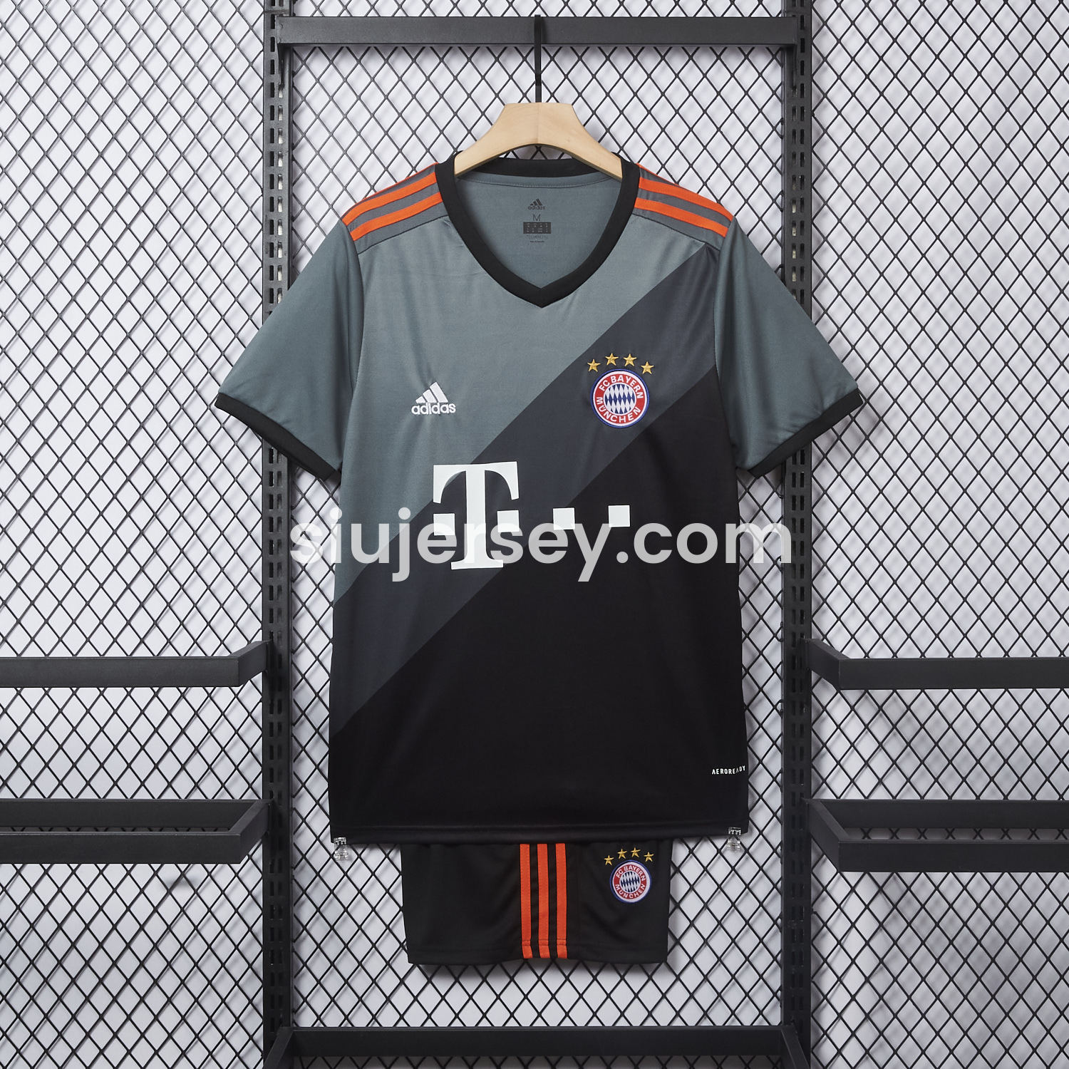 SIUjerseys-Retro Bayern Munich 2016-17 Away Men's Adult Jersey Set - Fans Version
