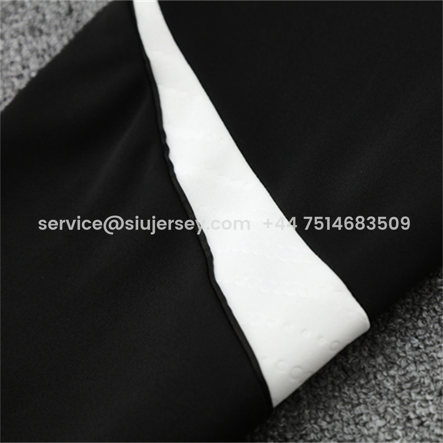 SIUjerseys-Liver.pool 25-26 Kids Long Sleeve Training Set - Black Top & Black Pants