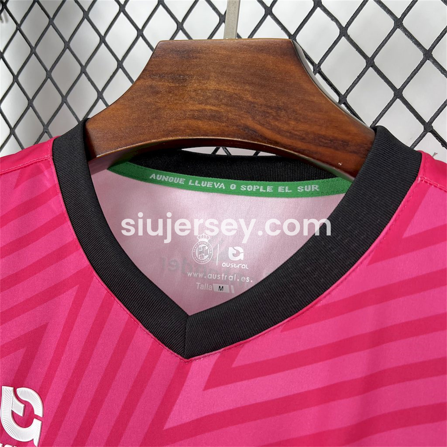 SIUjerseys-Racing de Santander 24-25 Pink Goalkeeper Jersey - Fans Version