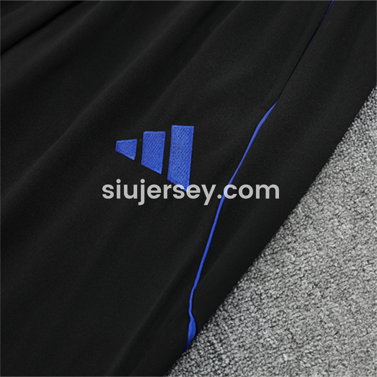 SIUjerseys-Real Madrid 25-26 Long Sleeve Training Set - White Loong Black Blue Top and Black Pants