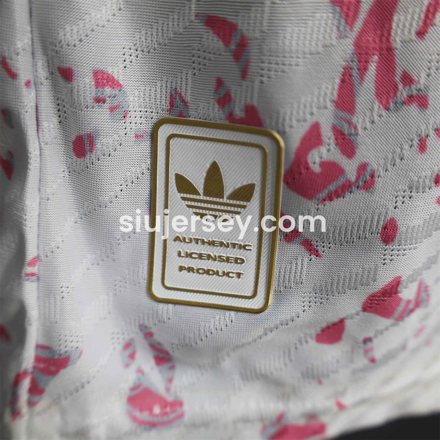 SIUjerseys-Real Madrid 25-26 Pink and White Gradient Chinese and Western Style Dragon Jersey - Player Version