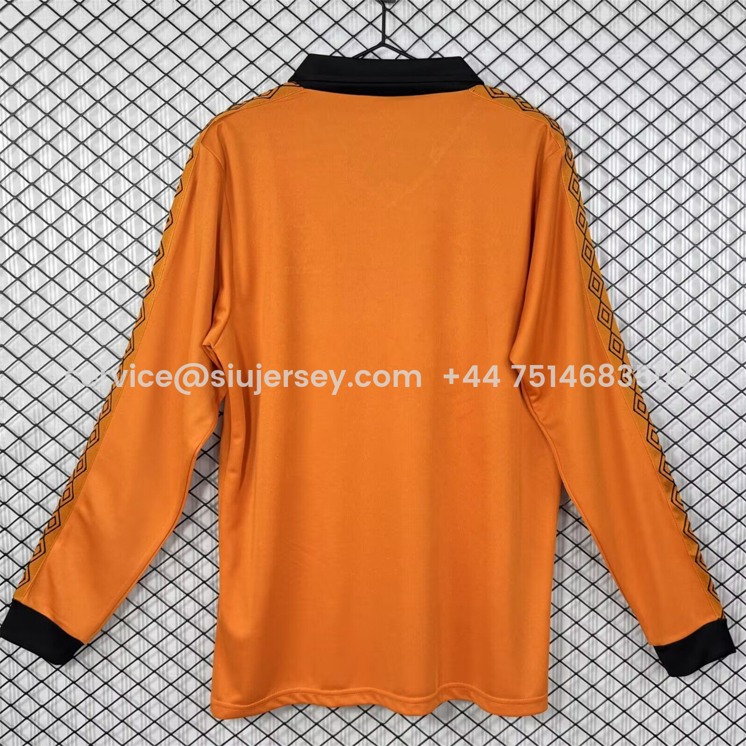 SIUjerseys-Retro Wolverhampton Wanderers Wolves 1979-82 Home Long Sleeves Jersey - Fans Version