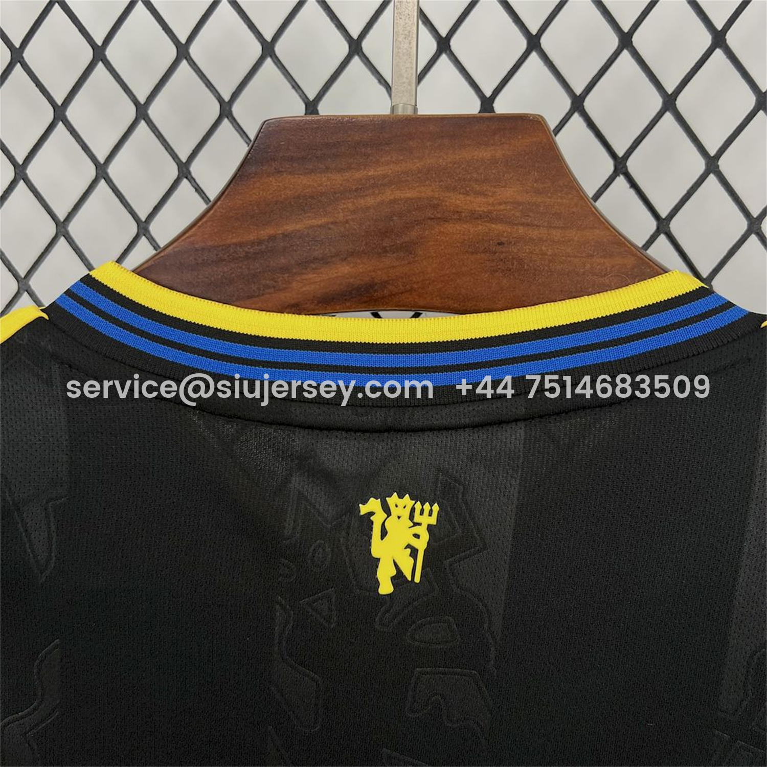 SIUjerseys-Women's Manchester United 25-26 Third Jersey