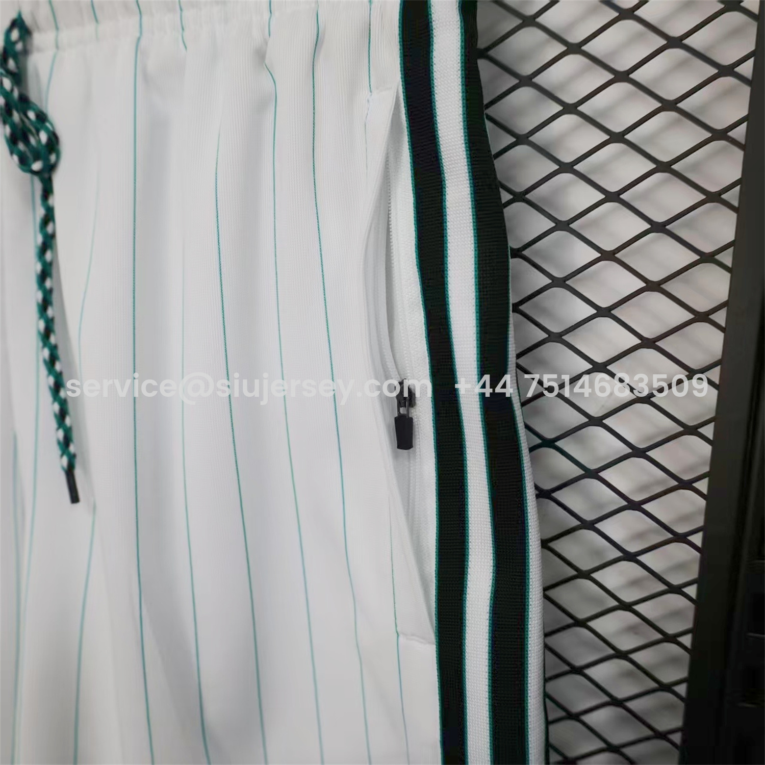 SIUjerseys-Liver.pool 25-26 Trefoil White Travel Shorts - Player Version