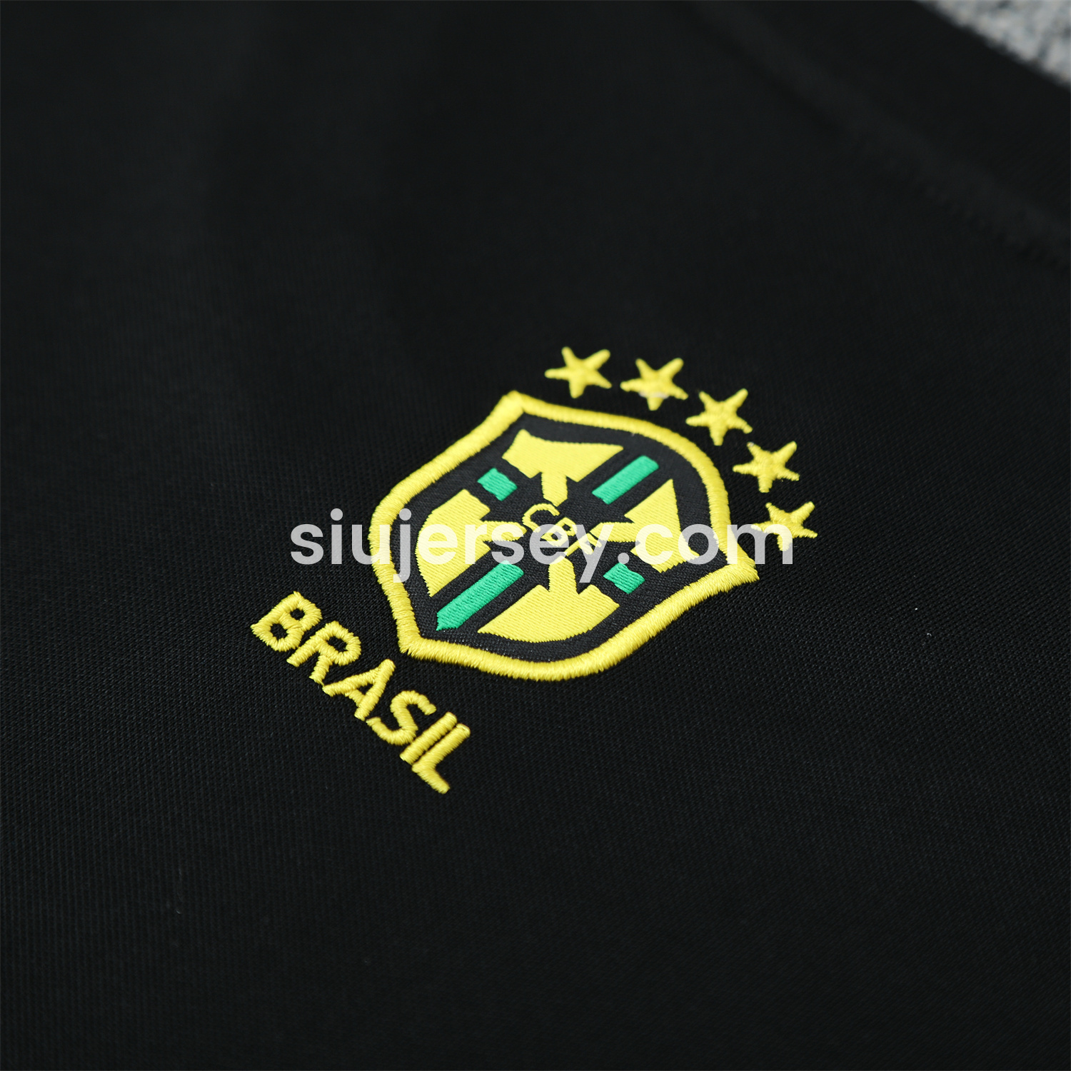 SIUjerseys-Brazil 25-26 Gray Jesus Statue Short-Sleeve Training Set - Gray Top & Black Shorts