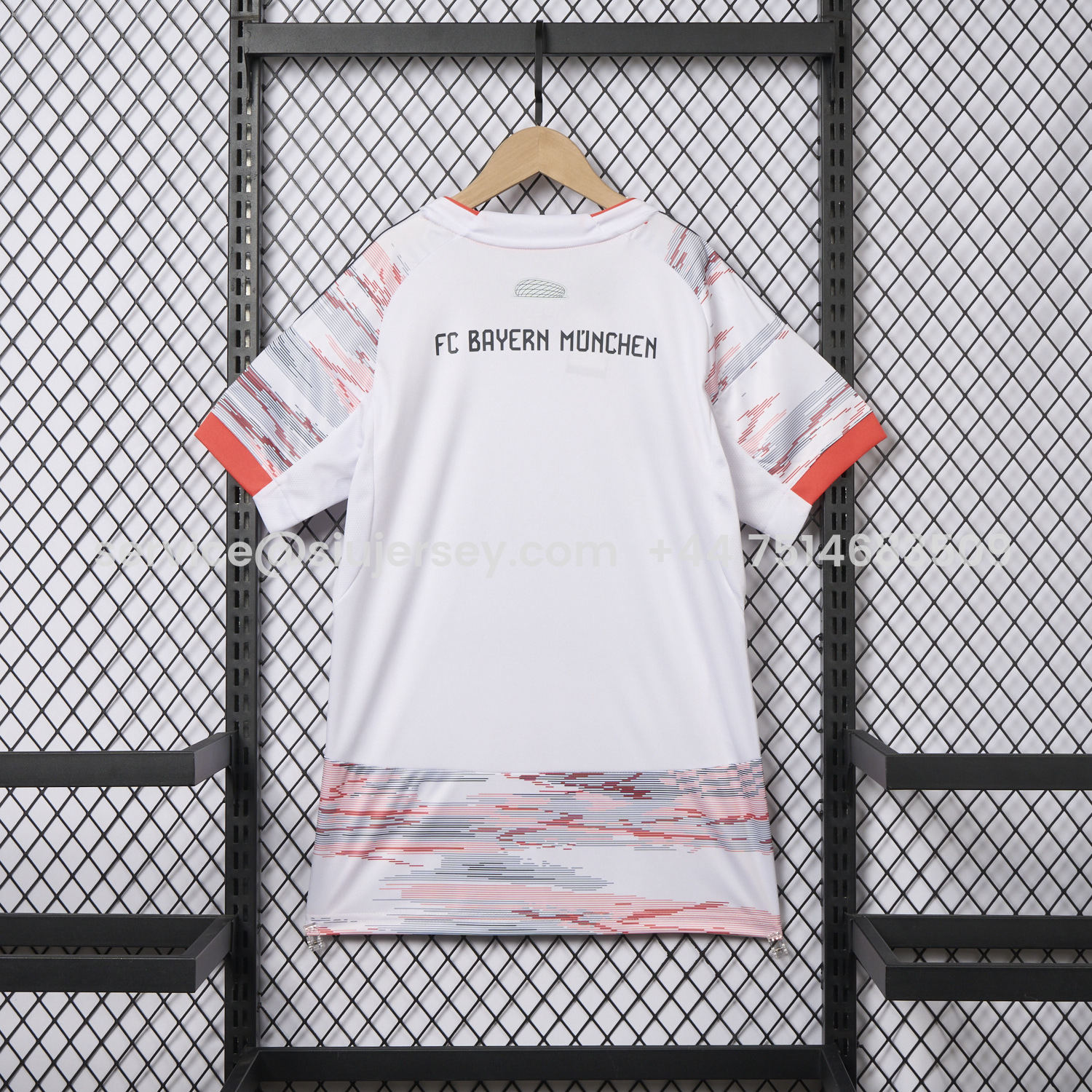 SIUjerseys-【MÜLLER 25 Pattern】Women's Bayern Munich 25-26 Away Jersey