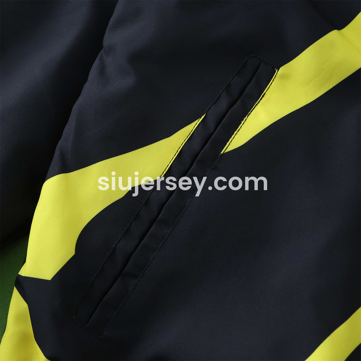 SIUjerseys-Borussia Dortmund 24-25 Retro Style Double Sided Reversible Windbreaker - Black & Grey