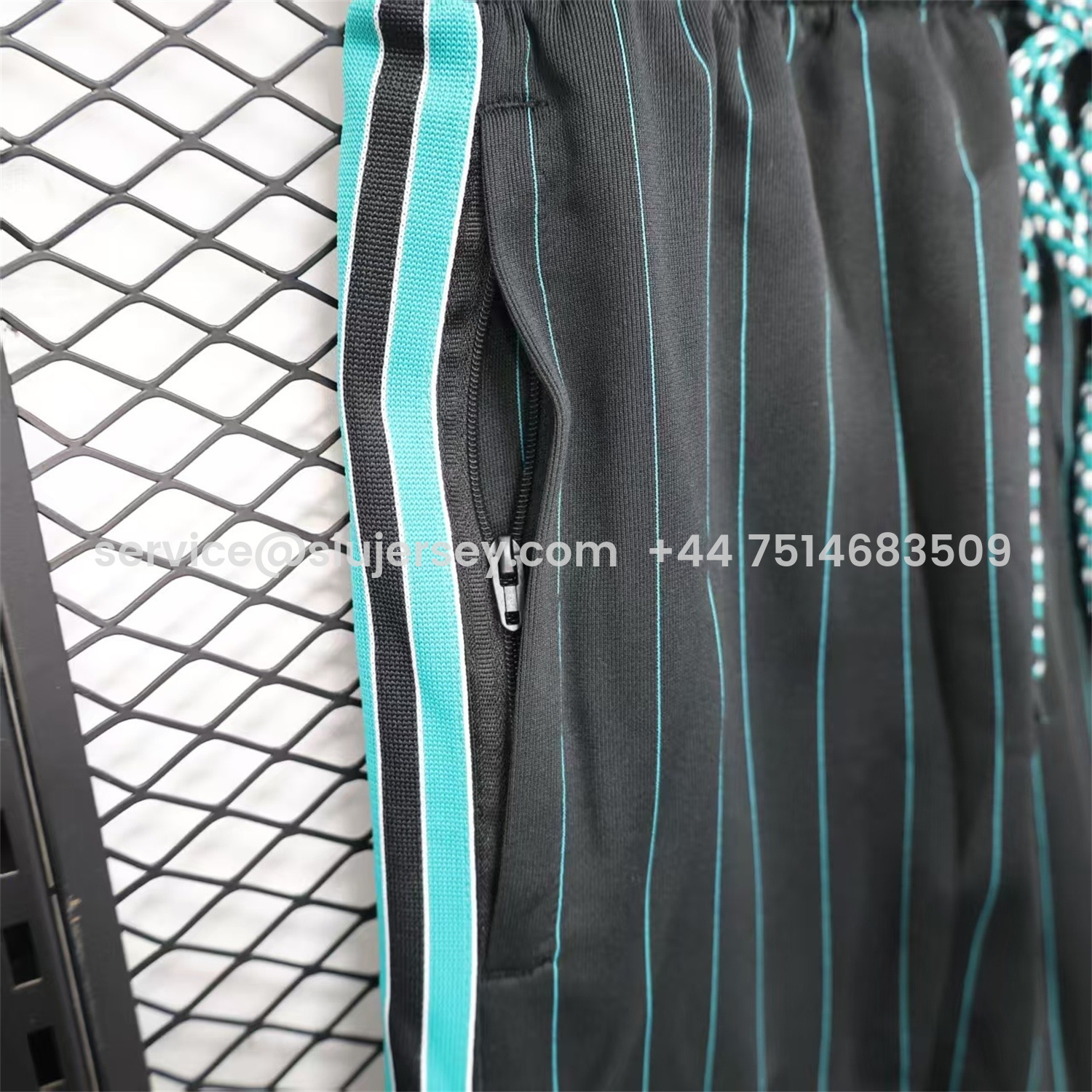 SIUjerseys-Liver.pool 25-26 Trefoil Black Travel Shorts - Player Version