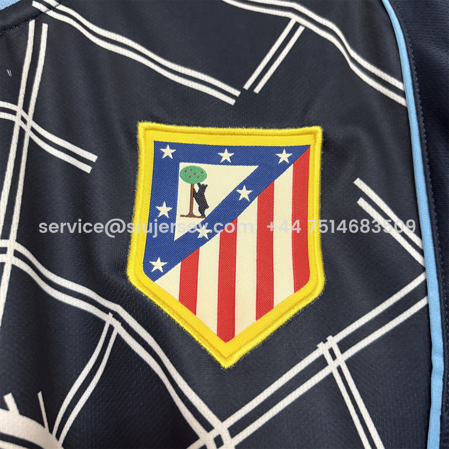 SIUjerseys-Retro Atletico Madrid 2004-05 Away Long Sleeves Jersey - S.p.i.d.e.r M.a.n