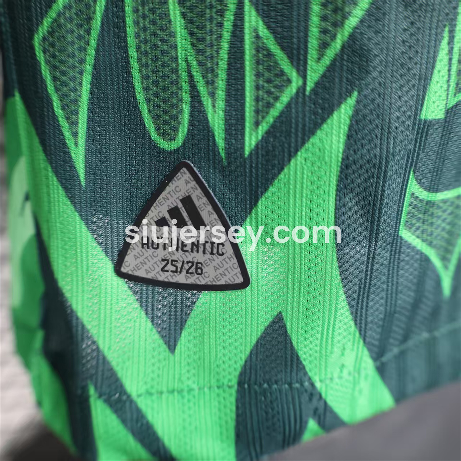 SIUjerseys-Liver.pool 25-26 Green Dragon and Fire Special Jersey - Player Version