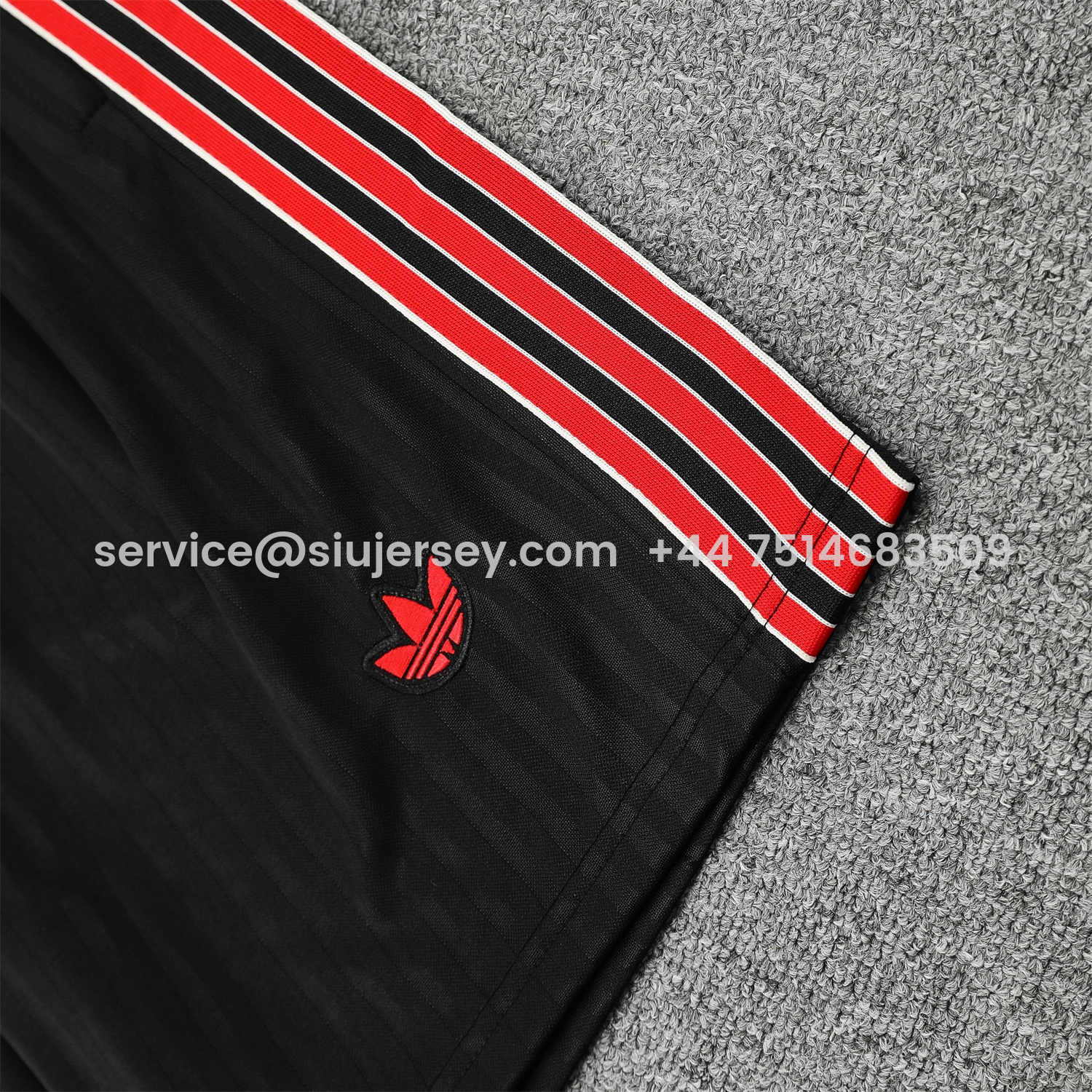 SIUjerseys-Manchester United 25-26 Short-Sleeve Training Set - Red Lines Black Top & Black Shorts
