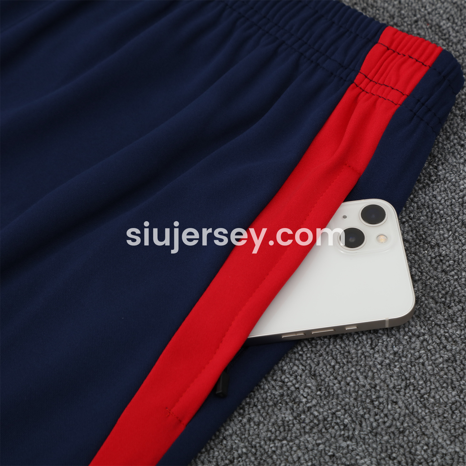 SIUjerseys-Manchester United 25-26 POLO Short-Sleeve Training Set - Deep Blue Top and Pants with Red Stripes