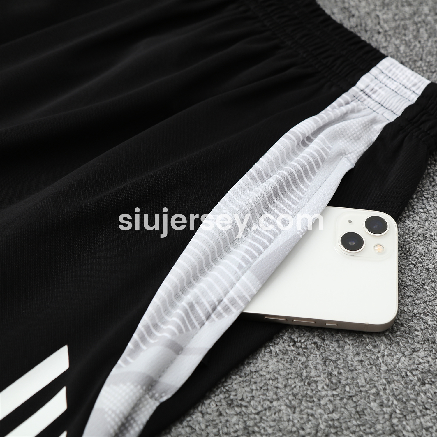 SIUjerseys-Real Madrid 25-26 Vest Training Set - Pink-Black Dragon Vest & Black-White Shorts